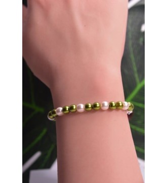 Bracelet en perles vert olive et rose pâle , chic et tendance