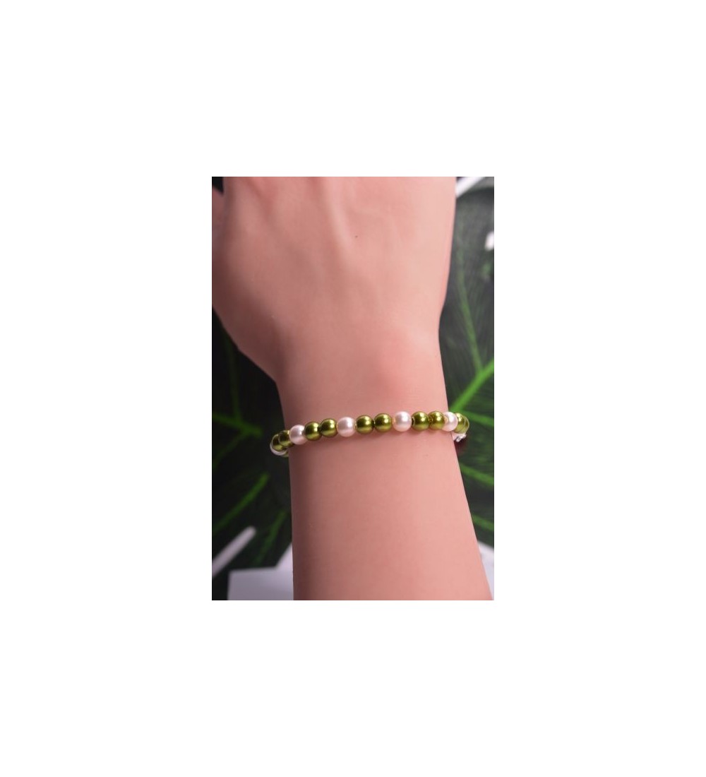 Bracelet en perles vert olive et rose pâle , chic et tendance