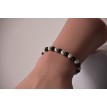Bracelet Sombre & Clair en perles blanches et noires chic et élégant Bracelet Sombre & Clair en perles blanches et noires chic et élégant