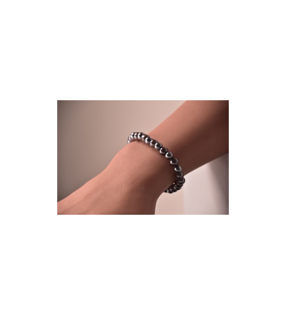 Bracelet en perles grises , argentées et platine élégant