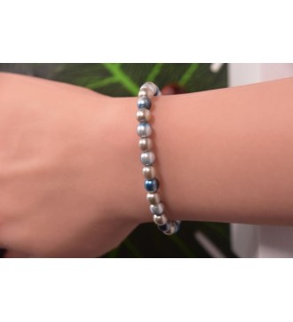 Bracelet en perles bleutées et blanches élégant et chic