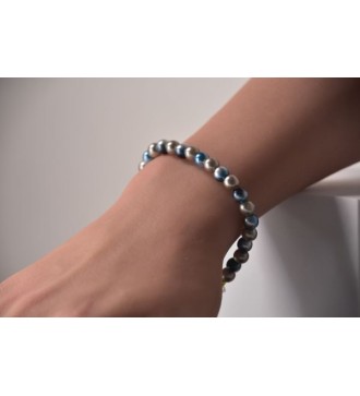 Bracelet en perles bleutées et blanches élégant et chic
