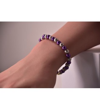 Bracelet en perles argentées et violettes élégant et chic