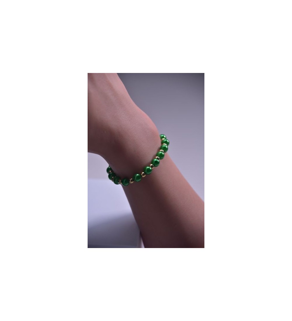 Bracelet en perles émeraude et dorées , chic et élégant