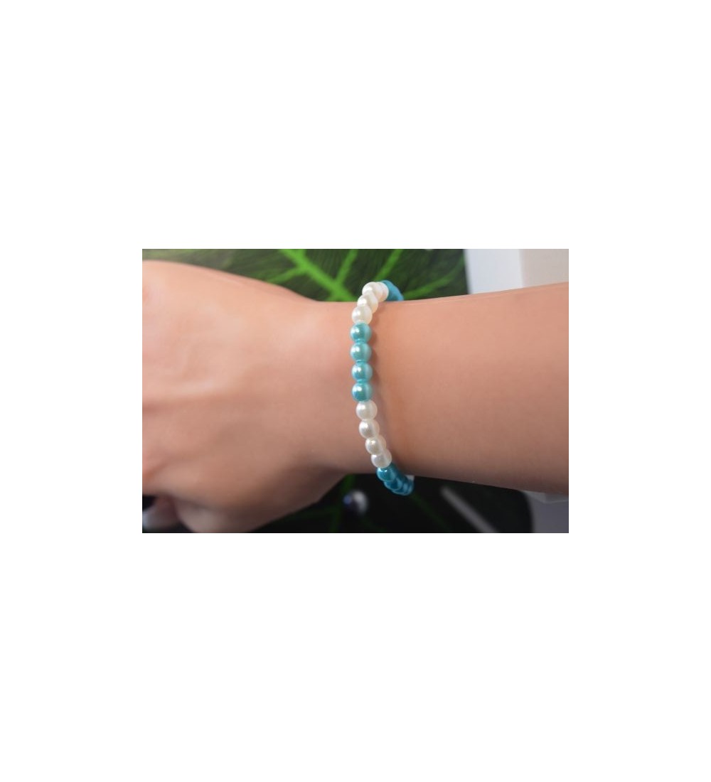 Bracelet e perles blanches et bleues , élégant et confortable