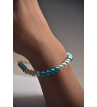 Bracelet e perles blanches et bleues , élégant et confortable