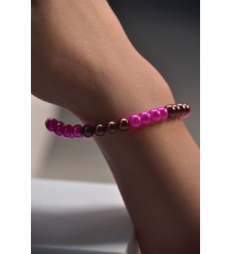 Bracelet en perles fuchsia et marron , élégant et confortable