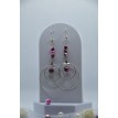 Bijoux de l'inspiration – Boucles d’oreilles créoles argentées avec perles rose et violette Bijoux de l'inspiration – Boucles d’oreilles créoles argentées avec perles rose et violette