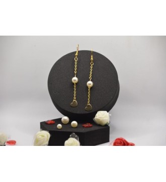 Boucle d'oreilles chaîne or , perle nacrée et cœur doré