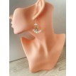 Blanche comme Neige – Boucles d’oreilles créoles argentées avec perles blanches Blanche comme Neige – Boucles d’oreilles créoles argentées avec perles blanches
