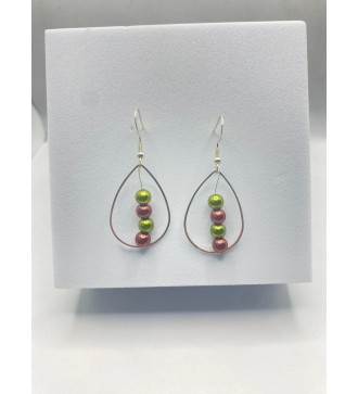 Boucles d'oreilles pendante en goutte . Acier inoxydable & perles