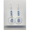 Perle Royale – Boucles d’oreilles créoles argentées avec perles platine et pendentif effet diamant Perle Royale – Boucles d’oreilles créoles argentées avec perles platine et pendentif effet diamant