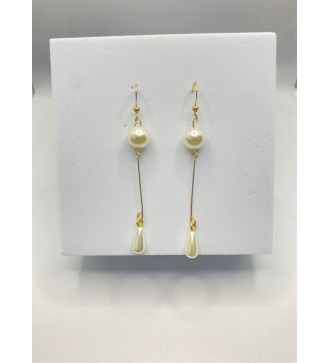 Boucles d'oreilles pendantes or avec perles blanches élégantes