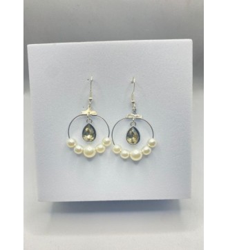 Boucles d'oreilles créoles argent avec perles blanches