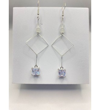 Boucles d'oreilles pendantes losange en acier argent et perles