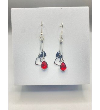 Boucles d'oreilles pendantes cœurs argent et pierre rouge