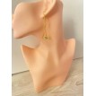 Éclat de Fée – Boucles d’oreilles pendantes géométriques plaqué or 24K avec pierre verte  Éclat de Fée – Boucles d’oreilles pendantes géométriques plaqué or 24K avec pierre verte