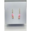 Amour Pâle – Boucles d’oreilles pendantes avec perles roses et pendentif cœur Amour Pâle – Boucles d’oreilles pendantes avec perles roses et pendentif cœur