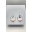Aurore – Boucles d’oreilles créoles argentées en acier inoxydable plaqué argent 925 avec perles rose Aurore – Boucles d’oreilles créoles argentées en acier inoxydable plaqué argent 925 avec perles rose