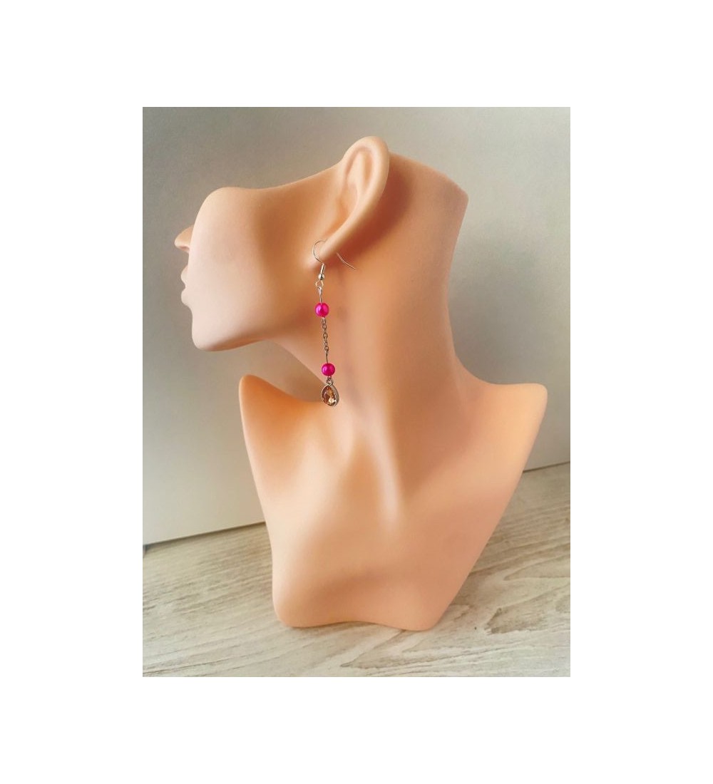 Boucles d'oreilles pendantes or avec perles rose fuchsia