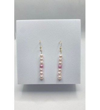 Boucles d'oreilles pendante or avec perles rose et violette