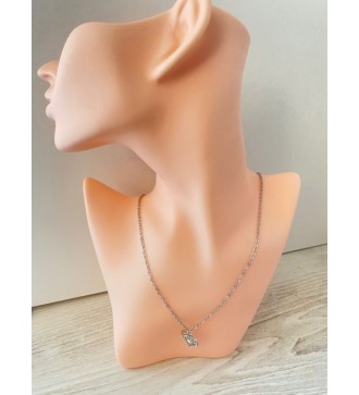 Collier argenté cœur étincelant à strass , chic et glamour