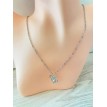 Coeur Brillant – Collier argenté avec pendentif cœur étincelant à strass élégant et raffiné Coeur Brillant – Collier argenté avec pendentif cœur étincelant à strass élégant et raffiné