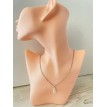 Pureté Élégante – Collier argent 925 avec pendentif goutte nacrée longue et éclat raffiné Pureté Élégante – Collier argent 925 avec pendentif goutte nacrée longue et éclat raffiné