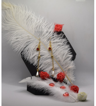 Boucles pendantes or : perle dorée , pierre rouge , goutte blanche