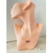 Papillonnage – Collier doré avec perles bicolores et pendentif papillon en strass raffiné Papillonnage – Collier doré avec perles bicolores et pendentif papillon en strass raffiné