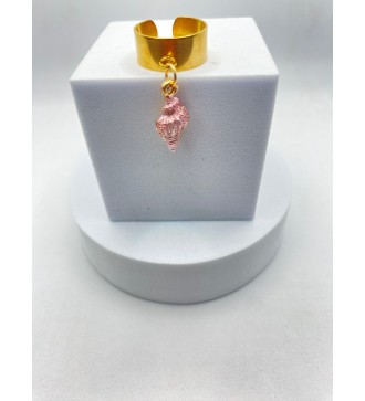 Bague ajustable or avec pendentif coquillage rose violet