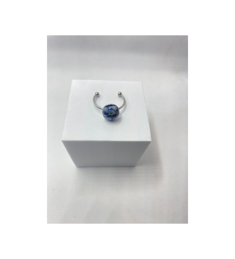 Bague ajustable  argent  avec pendentif quartz bleu spirale