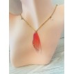 Perle Ailée – Collier doré avec breloque perle et pendentif papillon ailé raffiné Perle Ailée – Collier doré avec breloque perle et pendentif papillon ailé raffiné