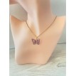 Danse des Papillons – Collier doré avec pendentif papillon et anneau serti de strass étincelants Danse des Papillons – Collier doré avec pendentif papillon et anneau serti de strass étincelants