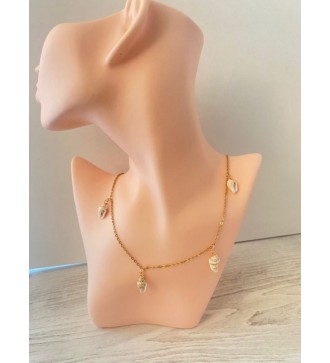 Collier or avec pendentifs coquillage élégants et uniques