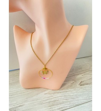 Collier or avec pendentif papillon et strass élégant