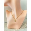 Chanceuse – Collier plaqué or 24 K avec pendentif trèfle doré orné de strass scintillants Chanceuse – Collier plaqué or 24 K avec pendentif trèfle doré orné de strass scintillants