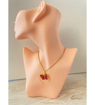 Collier or avec pendentif papillon et strass éclatants