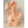 Danse du Papillon – Collier doré en acier inoxydable avec pendentif papillon et strass