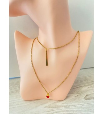 Collier double chaîne or avec pendentif et pierre rouge