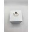 Essence Cristalline – Bague ajustable en quartz naturel 6 mm et acier inoxydable doré. Essence Cristalline – Bague ajustable en quartz naturel 6 mm et acier inoxydable doré.