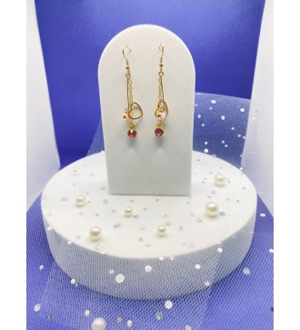 Boucles d'oreilles or : chaîne et pendentif pierre rose