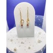 Rose Éternel – Boucles d’oreilles pendantes en acier inoxydable plaqué or 24K  Rose Éternel – Boucles d’oreilles pendantes en acier inoxydable plaqué or 24K