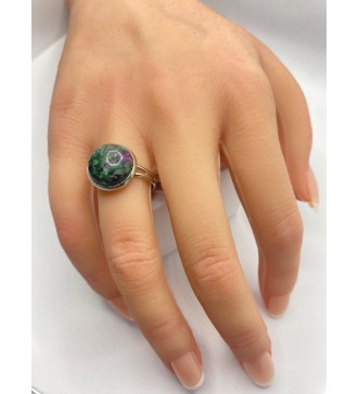 Bague ajustable en pierre verte et violette unique
